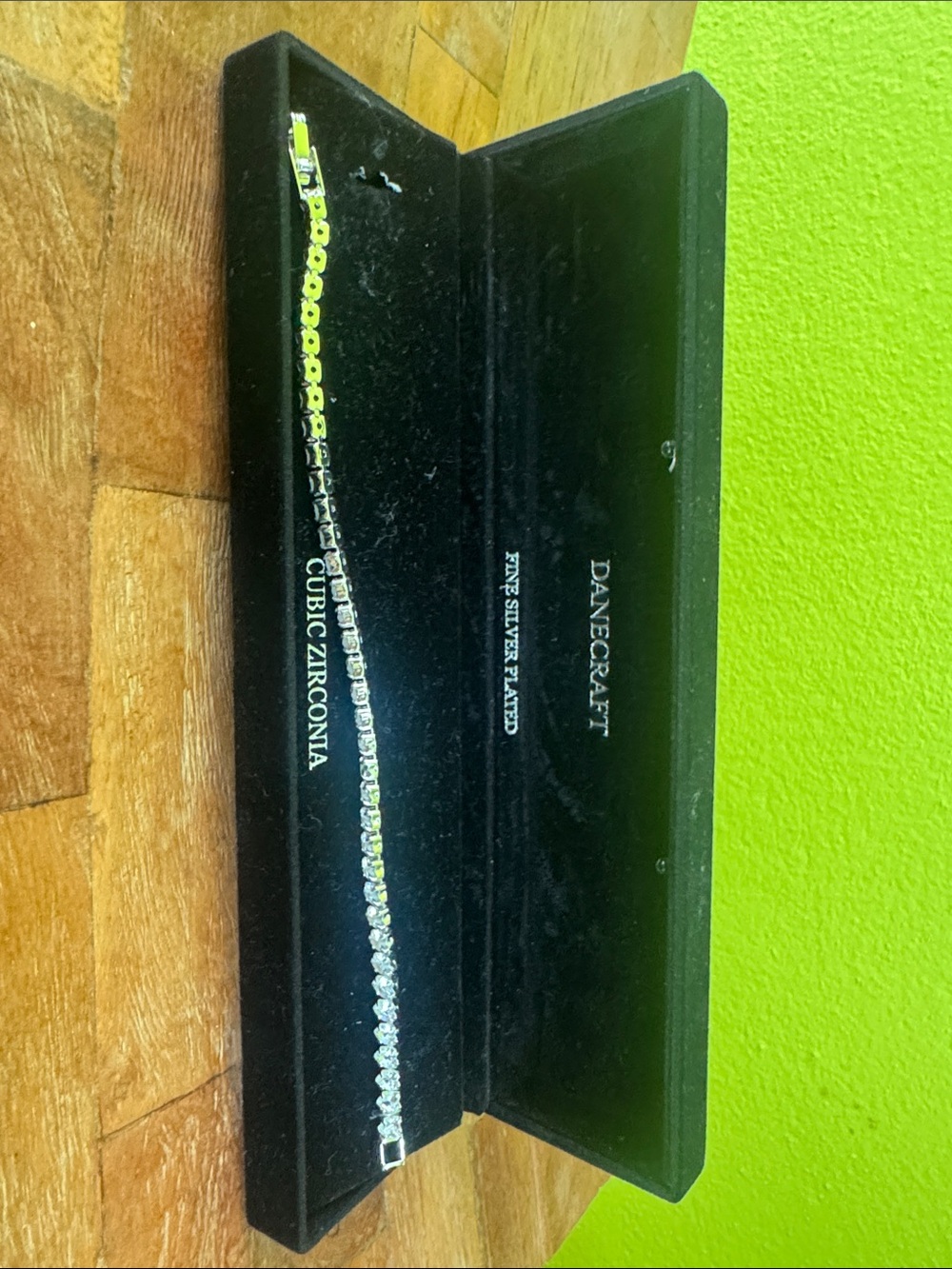 Beautiful Zirconia Tennis bracelet - Picture 2 of 3